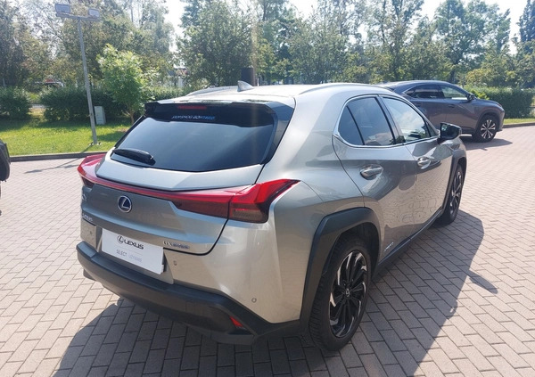 Lexus UX cena 124900 przebieg: 120349, rok produkcji 2019 z Szczecin małe 407